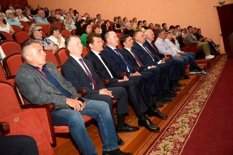День металлурга